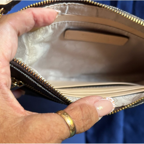 Michael Kors Zip Around Mini Wristlet Clutch Brown Gold Logo Signature MK NWT - Picture 2 of 5